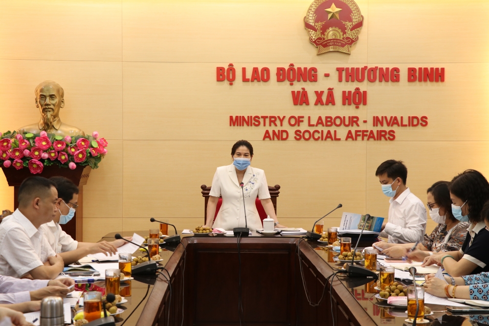 Lấy ý kiến đóng góp xây dựng Nghị định xử phạt vi phạm hành chính trong lĩnh vực bình đẳng giới Lấy ý kiến đóng góp xây dựng Nghị định xử phạt vi phạm hành chính trong lĩnh vực bình đẳng giới