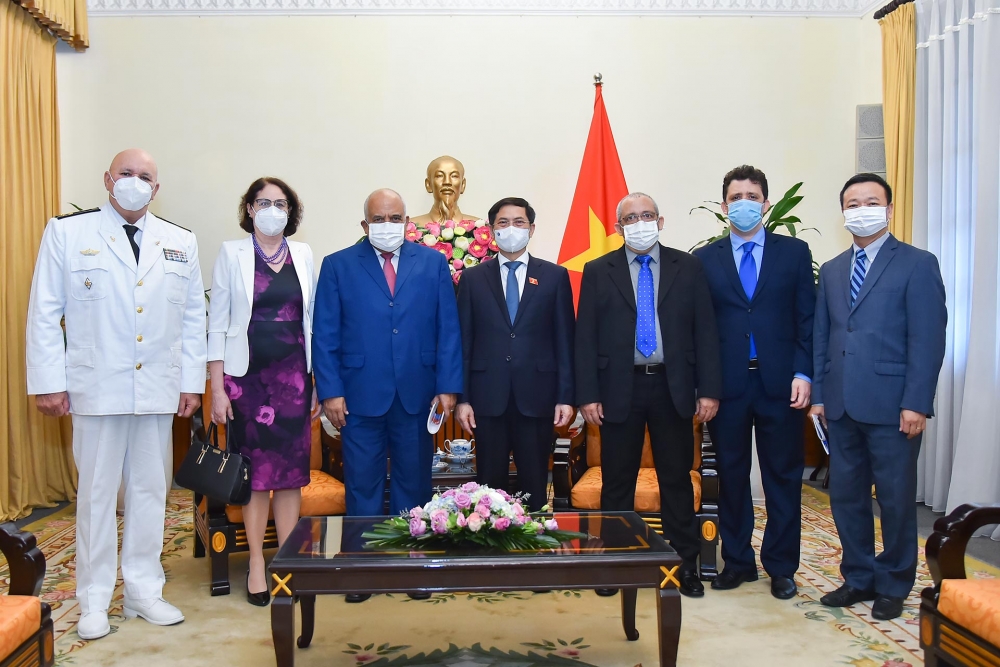 Tiếp tục củng cố và thắt chặt hơn nữa quan hệ hữu nghị truyền thống đặc biệt Việt Nam - Cuba Tiếp tục củng cố và thắt chặt hơn nữa quan hệ hữu nghị truyền thống đặc biệt Việt Nam - Cuba