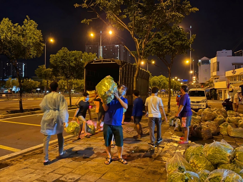 VKBIA và “Saigon Share” tiếp tục trao tặng 113 tấn rau củ quả cho bà con người dân TP.HCM VKBIA và “Saigon Share” tiếp tục trao tặng 113 tấn rau củ quả cho bà con người dân TP.HCM