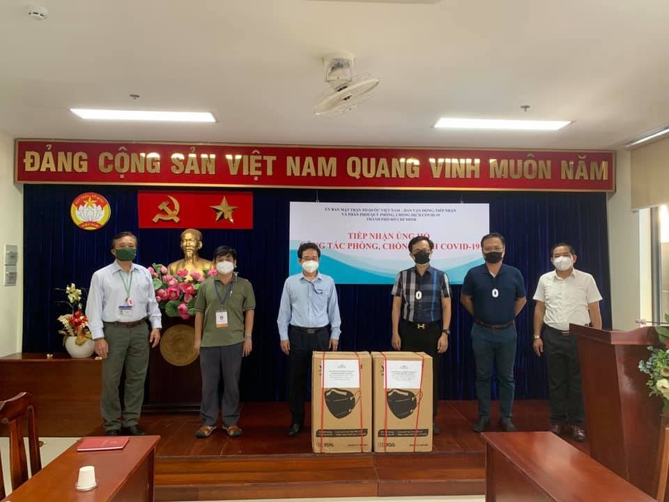 Quỹ thiện nguyện Steve Bùi và những người bạn trao tặng 30.000 khẩu trang y tế N95 cho TP.HCM Quỹ thiện nguyện Steve Bùi và những người bạn trao tặng 30.000 khẩu trang y tế N95 cho TP.HCM