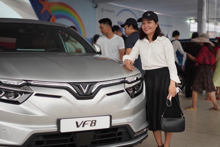 1.000 xe VinFast “chiếm sóng” sự kiện kỉ lục xếp bản đồ Việt Nam 1.000 xe VinFast “chiếm sóng” sự kiện kỉ lục xếp bản đồ Việt Nam