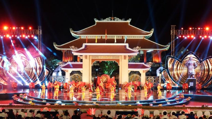 TRỰC TIẾP: 'Khúc tráng ca hòa bình' tái hiện và khắc ghi những trang sử hào hùng - Ảnh 9. TRỰC TIẾP: 'Khúc tráng ca hòa bình' tái hiện và khắc ghi những trang sử hào hùng - Ảnh 9.