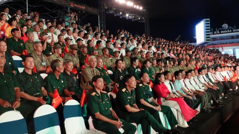 TRỰC TIẾP: 'Khúc tráng ca hòa bình' tái hiện và khắc ghi những trang sử hào hùng - Ảnh 14. TRỰC TIẾP: 'Khúc tráng ca hòa bình' tái hiện và khắc ghi những trang sử hào hùng - Ảnh 14.