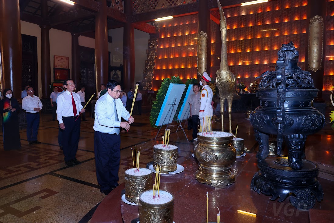 TRỰC TIẾP: 'Khúc tráng ca hòa bình' tái hiện và khắc ghi những trang sử hào hùng - Ảnh 3. TRỰC TIẾP: 'Khúc tráng ca hòa bình' tái hiện và khắc ghi những trang sử hào hùng - Ảnh 3.