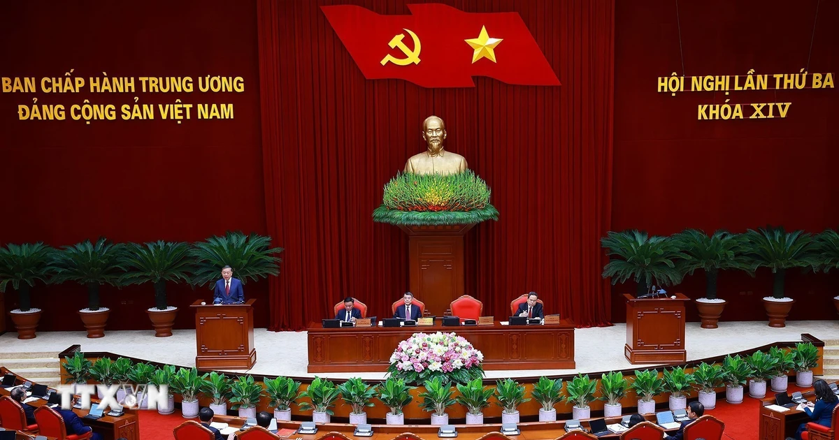 Khai mạc trọng thể Hội nghị lần thứ ba Ban Chấp hành Trung ương Đảng khóa XIV