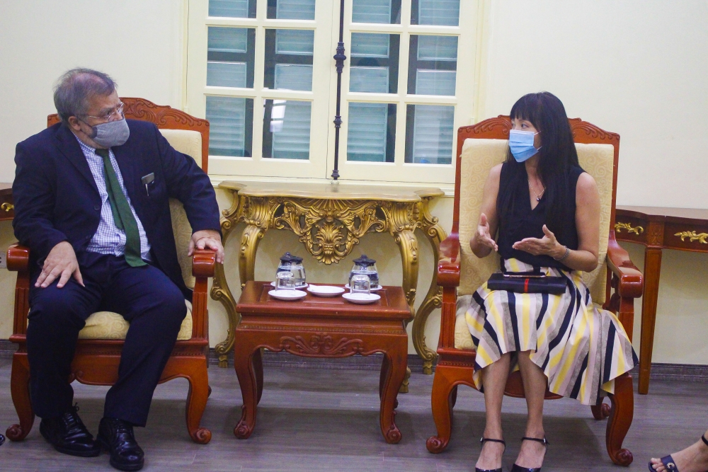 Đại sứ quán Brazil luôn phối hợp chặt chẽ hiệu quả với mọi hoạt động của Liên hiệp các Tổ chức hữu nghị Việt Nam dai su quan brazil luon phoi hop chat che hieu qua voi moi hoat dong cua lien hiep cac to chuc huu nghi viet nam