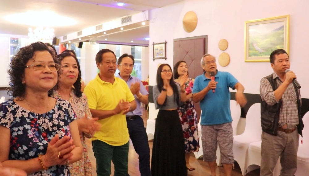 Câu lạc bộ Hoàng Sa - Trường Sa Ba Lan gặp mặt kỷ niệm 2 năm ngày thành lập Câu lạc bộ Hoàng Sa - Trường Sa Ba Lan gặp mặt kỷ niệm 2 năm ngày thành lập