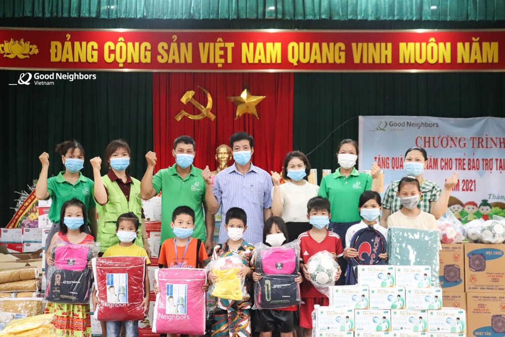GNI tặng quà cho 3.805 trẻ bảo trợ tại Thanh Hóa, Hà Giang với trị giá gần 1,3 tỷ GNI tặng quà cho 3.805 trẻ bảo trợ tại Thanh Hóa, Hà Giang với trị giá gần 1,3 tỷ
