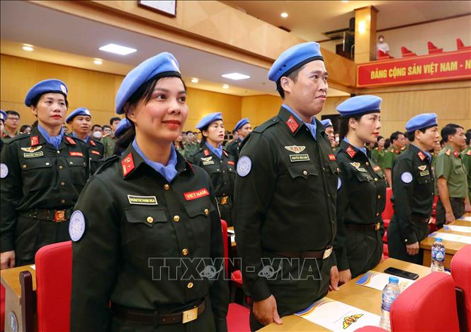 Chủ tịch nước trao quyết định cho sĩ quan công an đi thực hiện gìn giữ hòa bình LHQ - Ảnh 5. Chủ tịch nước trao quyết định cho sĩ quan công an đi thực hiện gìn giữ hòa bình LHQ - Ảnh 5.