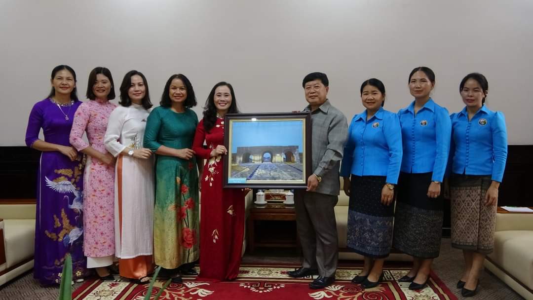 Hội LHPN tỉnh Thanh Hóa và Hội LHPN tỉnh Hủa Phăn ký kết Biên bản ghi nhớ giai đoạn 2022-2024 - Ảnh 1.