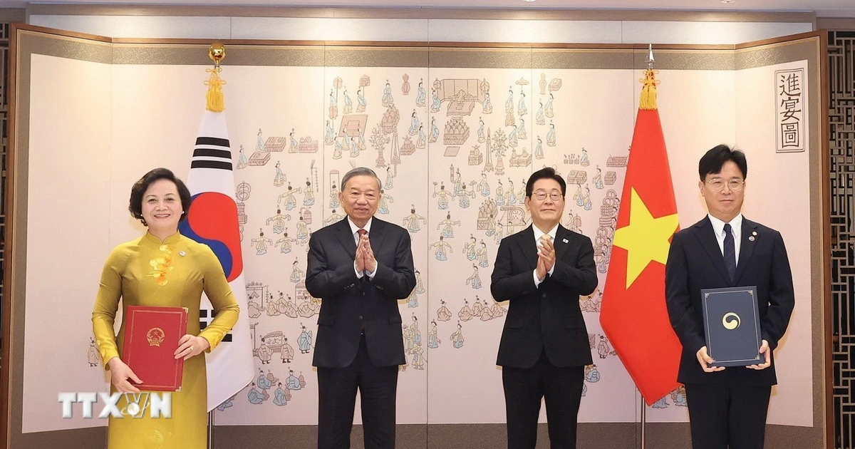 Tổng Bí thư Tô Lâm chứng kiến Lễ trao các văn kiện hợp tác Việt Nam-Hàn Quốc Tổng Bí thư Tô Lâm chứng kiến Lễ trao các văn kiện hợp tác Việt Nam-Hàn Quốc