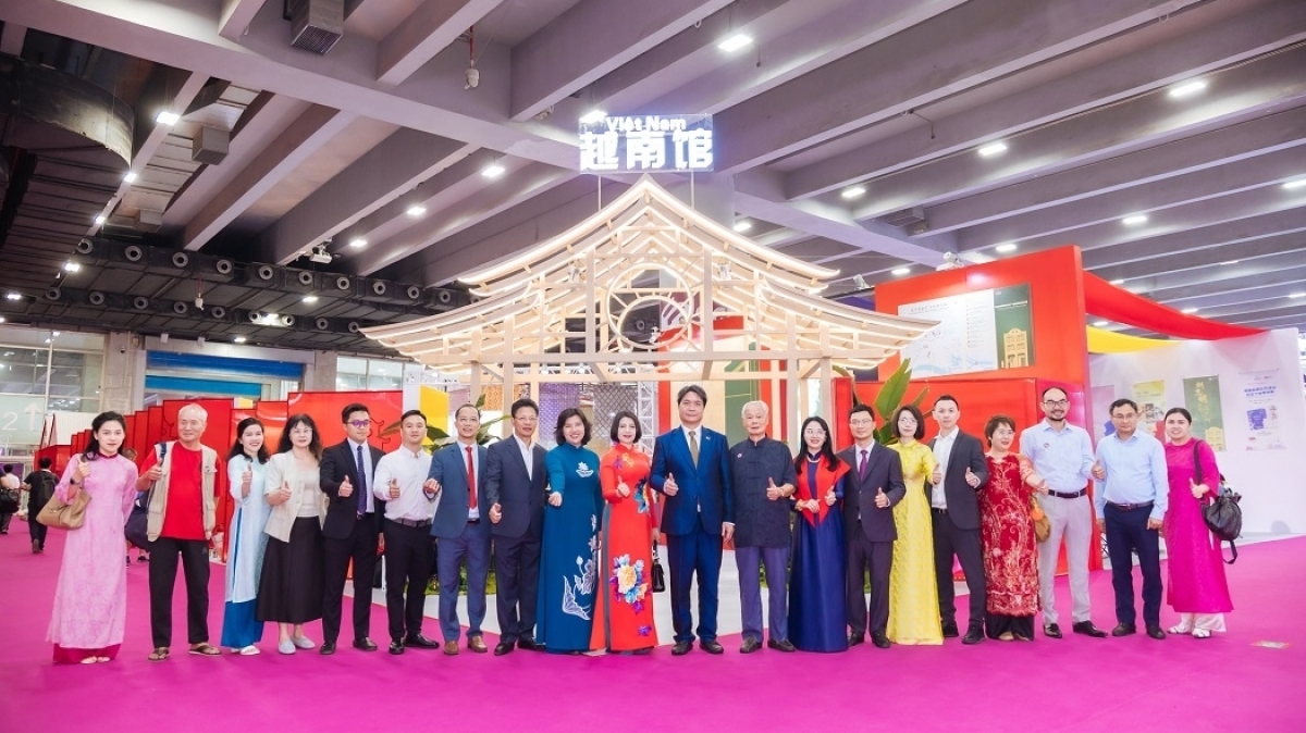 "Ngôi nhà Việt Nam"gây ấn tượng tại Lễ hội sách quốc tế tại Quảng Đông, Trung Quốc
