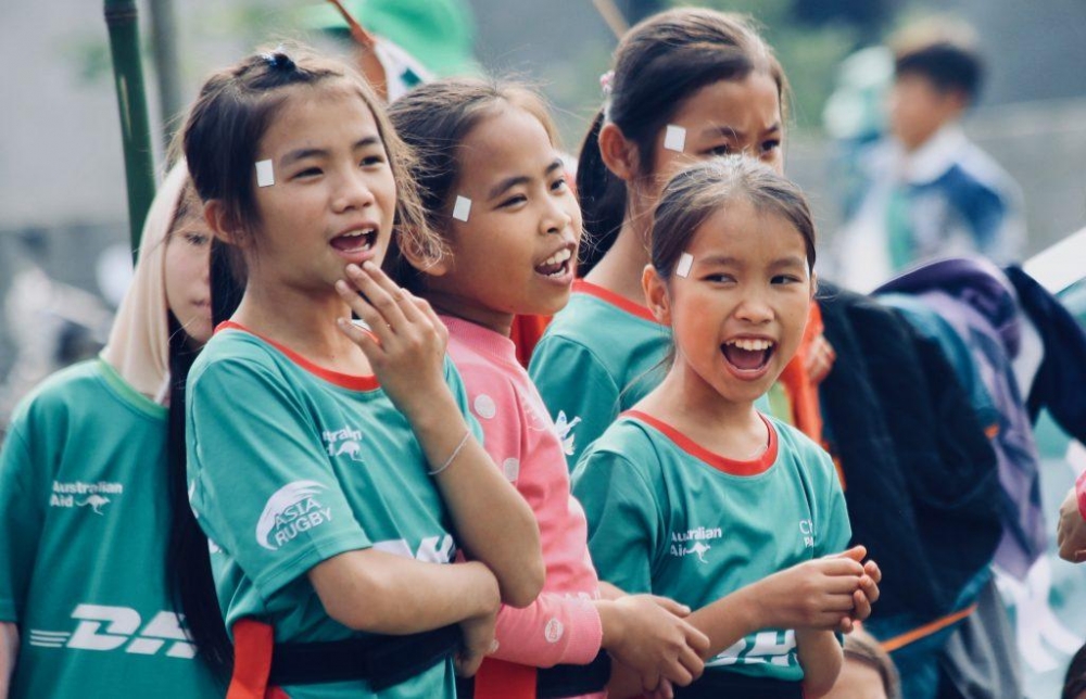 Cô bé khiếm thính thay đổi cuộc sống nhờ bóng bầu dục co be khiem thinh thay doi cuoc song nho bong bau duc