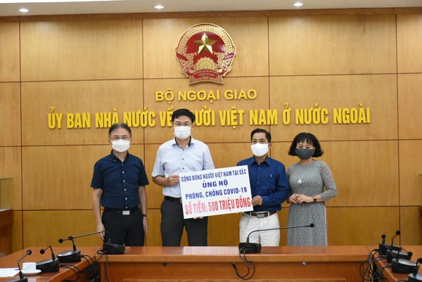 Uỷ ban Nhà nước về người Việt Nam ở nước ngoài: Cầu nối giữa kiều bào với đất nước trong đại dịch COVID-19 Uỷ ban Nhà nước về người Việt Nam ở nước ngoài: Cầu nối giữa kiều bào với đất nước trong đại dịch COVID-19