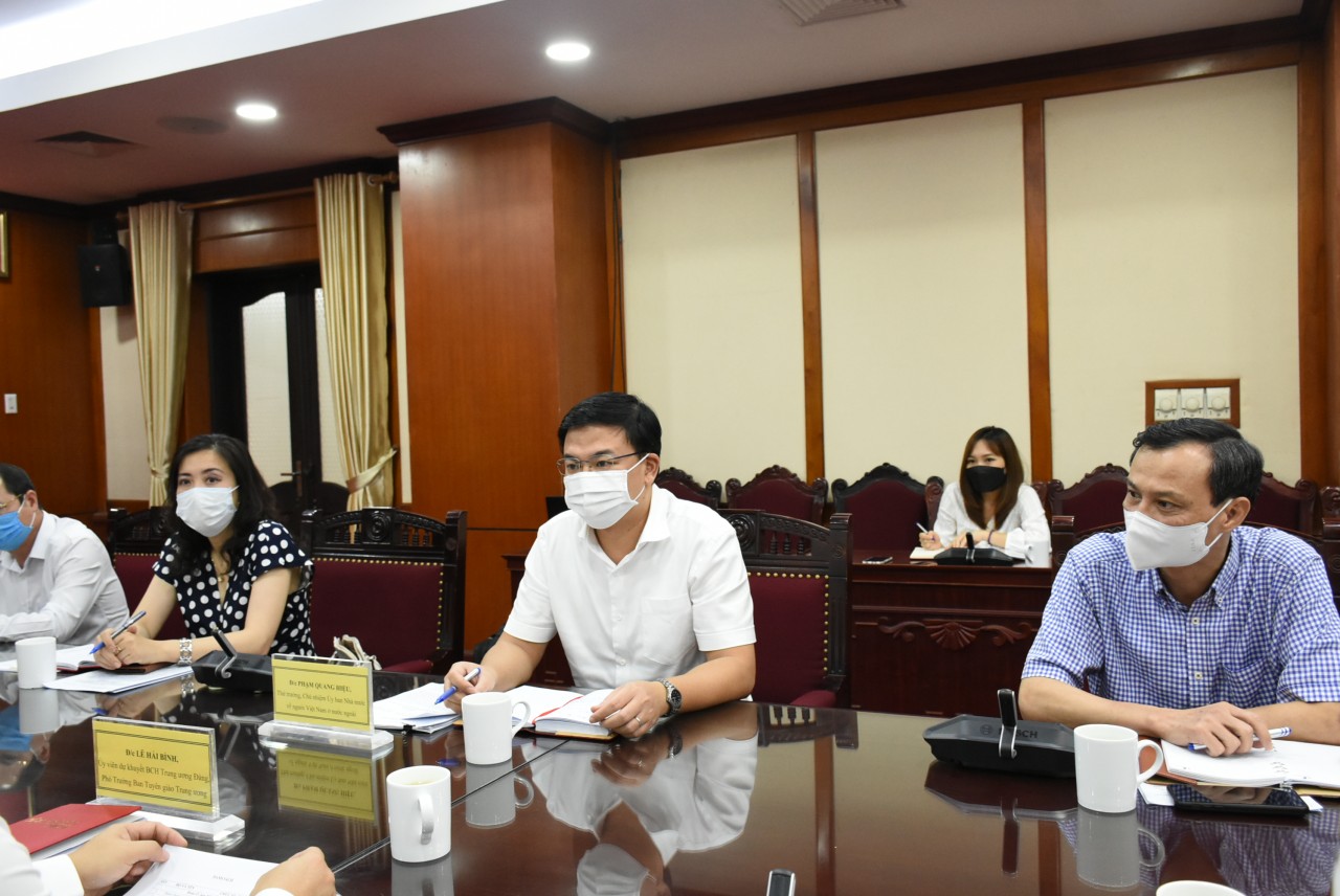 Triển khai công tác thông tin đối ngoại đối với người Việt Nam ở nước ngoài