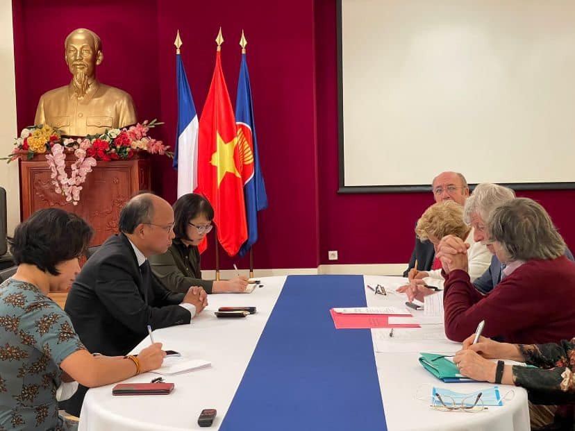 Hội Hữu nghị Pháp - Việt khẳng định tiếp tục sát cánh, ủng hộ nhân dân Việt Nam Hội Hữu nghị Pháp - Việt khẳng định tiếp tục sát cánh, ủng hộ nhân dân Việt Nam
