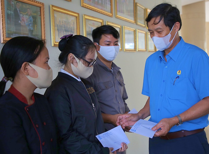 Từ 1/10: khoảng 13 triệu người lao động sẽ được hưởng hỗ trợ theo nghị quyết 116 của Chính phủ Từ 1/10: khoảng 13 triệu người lao động sẽ được hưởng hỗ trợ theo nghị quyết 116 của Chính phủ