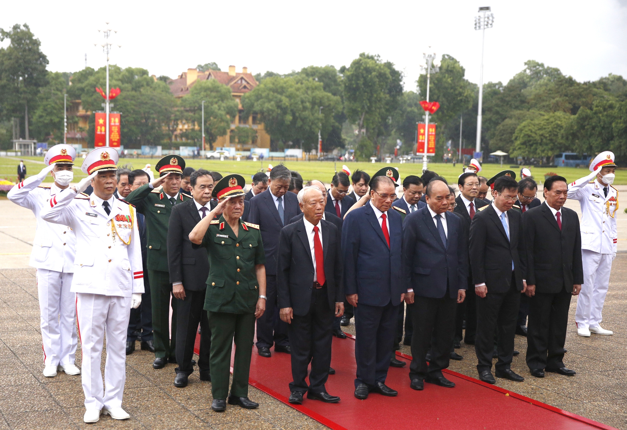 Lãnh đạo Đảng và Nhà nước viếng Chủ tịch Hồ Chí Minh - Ảnh 1. Lãnh đạo Đảng và Nhà nước viếng Chủ tịch Hồ Chí Minh - Ảnh 1.