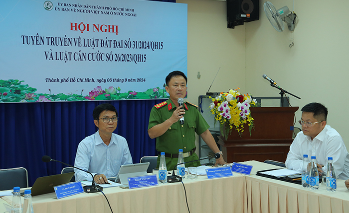 TP.HCM: Thông tin về luật đất đai và luật căn cước đến người Việt Nam ở nước ngoài TP.HCM: Thông tin về luật đất đai và luật căn cước đến người Việt Nam ở nước ngoài