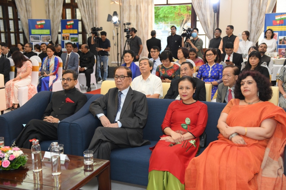 Kỷ niệm 151 năm ngày sinh của Anh hùng dân tộc Ấn Độ Mahatma Gandhi tại Hà Nội ky niem 151 nam ngay sinh cua anh hung dan toc an do mahatma gandhi tai ha noi