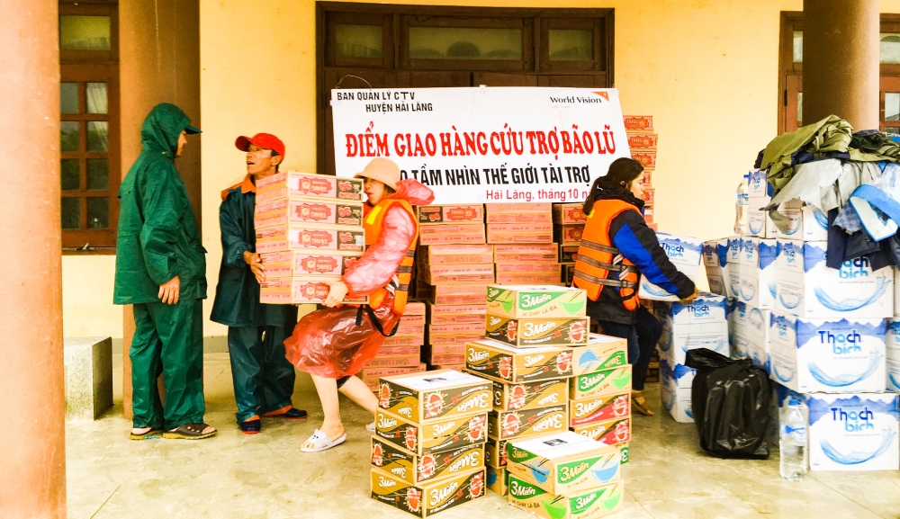 World Vision Việt Nam cứu trợ cho người dân huyện Hải Lăng và Đa Krông (Quảng Trị) World Vision Việt Nam cứu trợ cho người dân huyện Hải Lăng và Đa Krông (Quảng Trị)