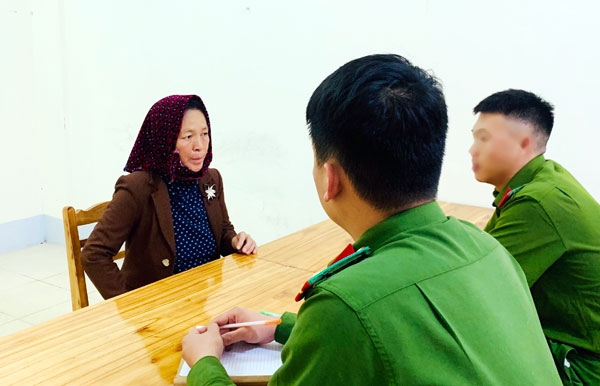 Khởi tố và tạm giam đối tượng hành vi mua bán người dưới 16 tuổi Khởi tố và tạm giam đối tượng hành vi mua bán người dưới 16 tuổi
