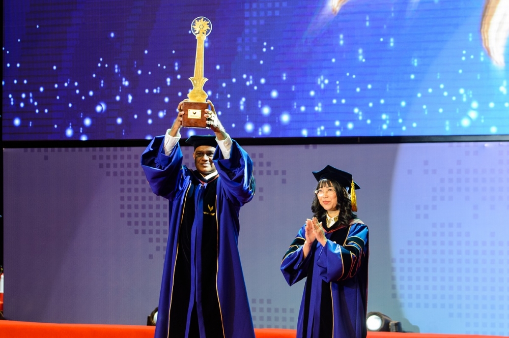 Trường Đại học VinUni khai giảng năm học đầu tiên Trường Đại học VinUni khai giảng năm học đầu tiên