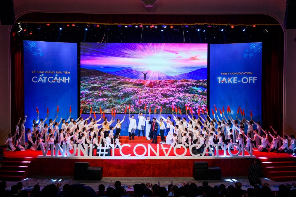 Trường Đại học VinUni khai giảng năm học đầu tiên Trường Đại học VinUni khai giảng năm học đầu tiên