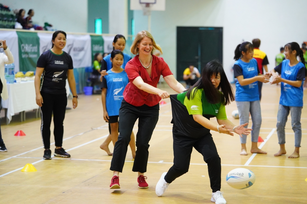 Đại sứ quán New Zealand, ChildFund mang sân chơi bóng bầu dục tới Việt Nam Đại sứ quán New Zealand, ChildFund mang sân chơi bóng bầu dục tới Việt Nam