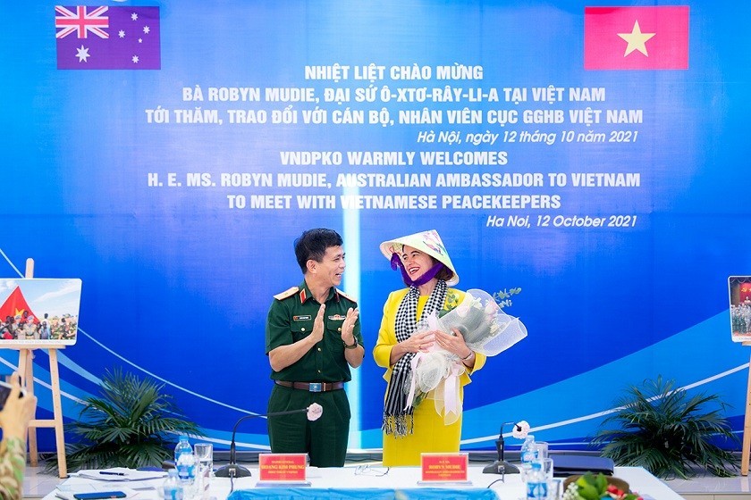 Đại sứ Australia tôn vinh vai trò sứ giả hòa bình của phụ nữ Việt Nam Đại sứ Australia tôn vinh vai trò sứ giả hòa bình của phụ nữ Việt Nam