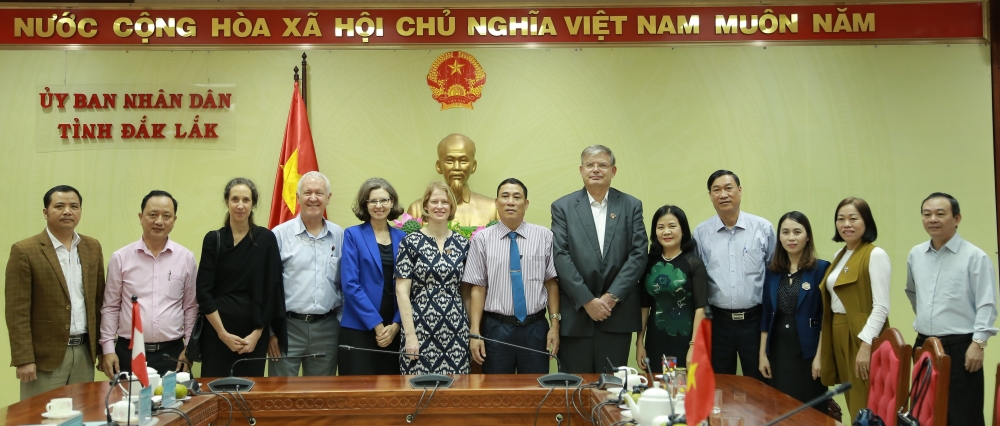 Đại sứ các nước G4 tìm hiểu về công tác bình đẳng giới, tôn giáo tại Đắk Lắk Đại sứ các nước G4 tìm hiểu về công tác bình đẳng giới, tôn giáo tại Đắk Lắk