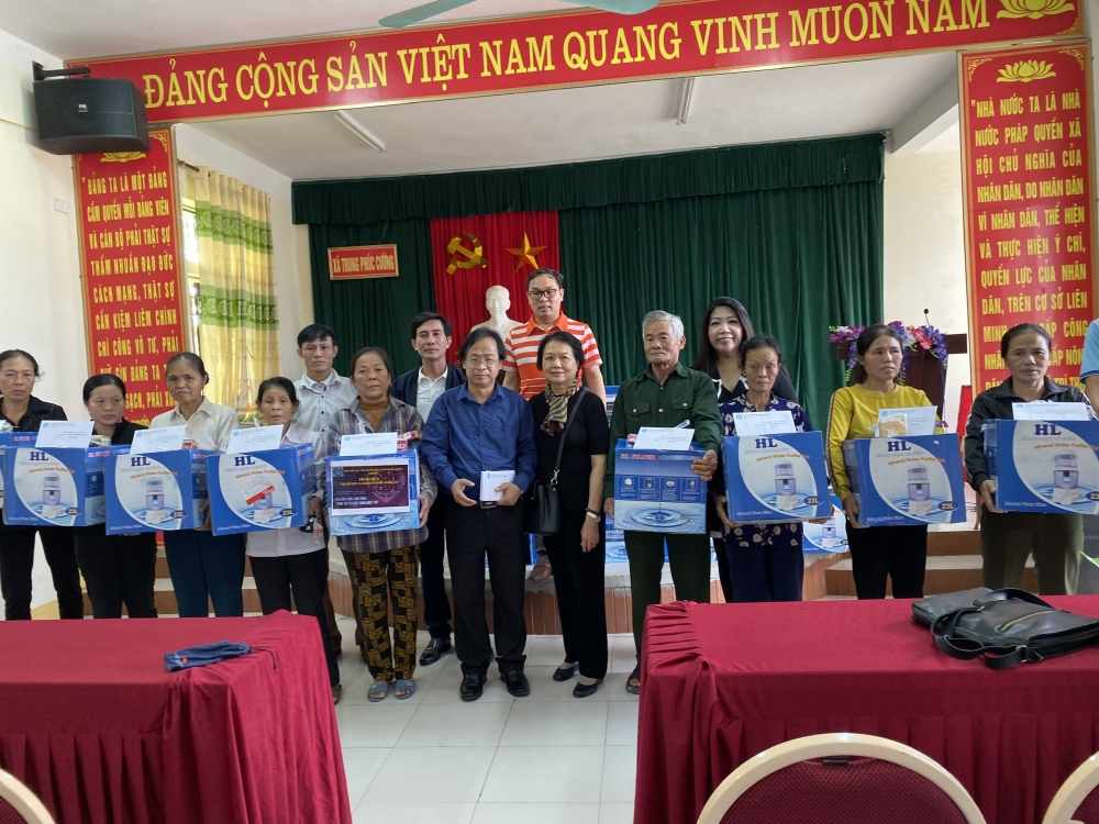 ALOV trao quà cứu trợ trên 560 triệu đồng cho bà con vùng lũ Nghệ An, Quảng Bình ALOV trao quà cứu trợ trên 560 triệu đồng cho bà con vùng lũ Nghệ An, Quảng Bình