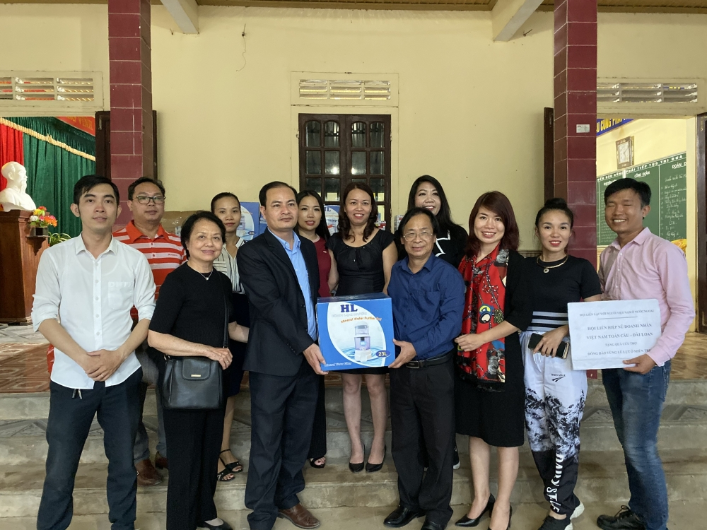 ALOV trao quà cứu trợ trên 560 triệu đồng cho bà con vùng lũ Nghệ An, Quảng Bình ALOV trao quà cứu trợ trên 560 triệu đồng cho bà con vùng lũ Nghệ An, Quảng Bình