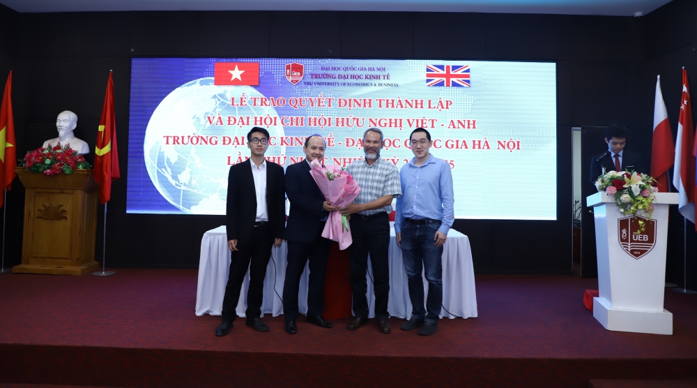 Thành lập Chi hội Hữu nghị Việt – Anh trường Đại học Kinh tế (ĐHQGHN) Thành lập Chi hội Hữu nghị Việt – Anh trường Đại học Kinh tế (ĐHQGHN)
