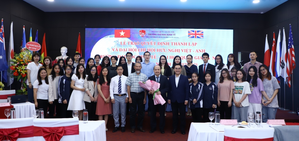 Thành lập Chi hội Hữu nghị Việt – Anh trường Đại học Kinh tế (ĐHQGHN) Thành lập Chi hội Hữu nghị Việt – Anh trường Đại học Kinh tế (ĐHQGHN)