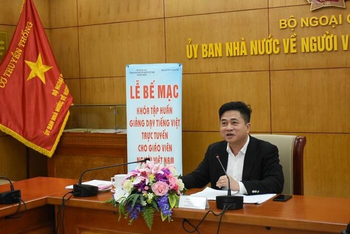 130 giáo viên kiều bào từ 20 quốc gia tham dự Lễ khai mạc lớp tập huấn giảng dạy tiếng Việt 130 giáo viên kiều bào từ 20 quốc gia tham dự Lễ khai mạc lớp tập huấn giảng dạy tiếng Việt