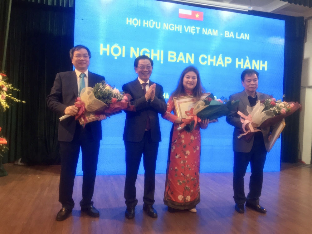 70 năm thiết lập quan hệ ngoại giao Việt Nam - Ba Lan: hồi tưởng về quá khứ và tiến tới tương lai 70 năm thiết lập quan hệ ngoại giao Việt Nam - Ba Lan: hồi tưởng về quá khứ và tiến tới tương lai