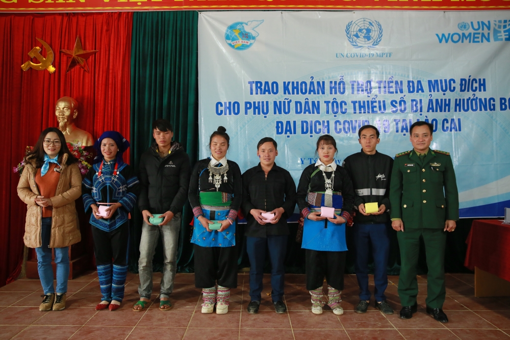 600 hộ nghèo và dân tộc thiểu số tại Lào Cai bị ảnh hưởng COVID-19 được UN Women hỗ trợ 600 hộ nghèo và dân tộc thiểu số tại Lào Cai bị ảnh hưởng COVID-19 được UN Women hỗ trợ