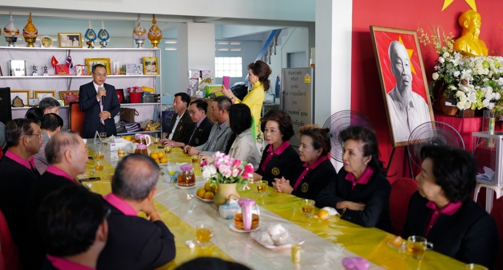 Cộng đồng người Việt ở Thái Lan đã quyên góp ủng hộ hơn 4 tỷ đồng hỗ trợ miền Trung sau thiên tai Cộng đồng người Việt ở Thái Lan đã quyên góp ủng hộ hơn 4 tỷ đồng hỗ trợ miền Trung sau thiên tai