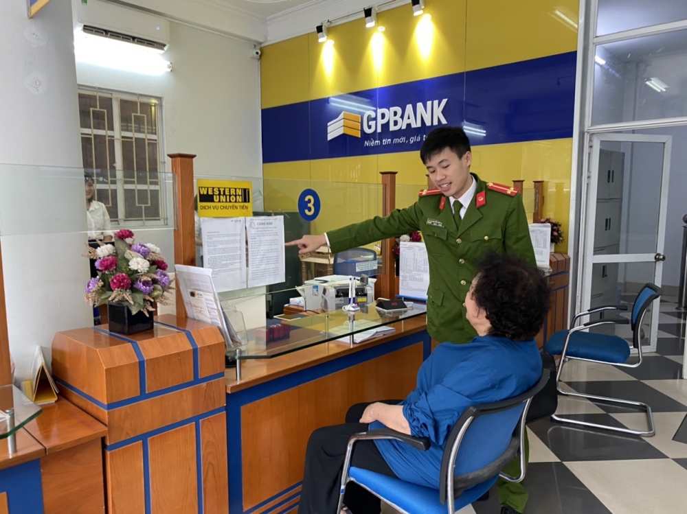 Kẻ gian mạo danh cơ quan thực thi pháp luật trên mạng xã hội để chiếm đoạt tài sản Kẻ gian mạo danh cơ quan thực thi pháp luật trên mạng xã hội để chiếm đoạt tài sản