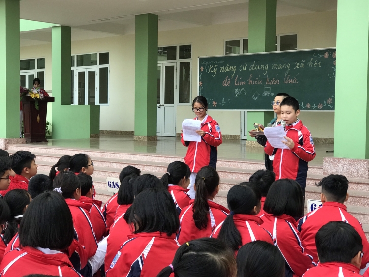 Tập huấn về kỹ năng sử dụng mạng xã hội cho học sinh THCS Bãi Cháy (Quảng Ninh) Tập huấn về kỹ năng sử dụng mạng xã hội cho học sinh THCS Bãi Cháy (Quảng Ninh)
