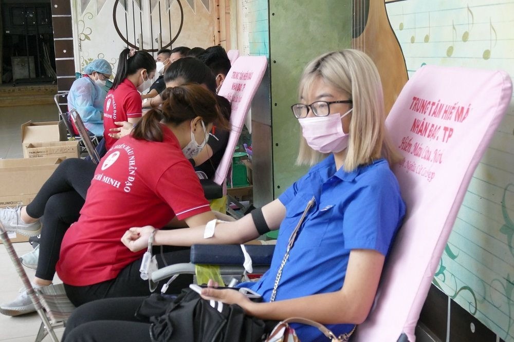 290 người tham gia hiến máu tình nguyện nhân 45 năm thiết lập quan hệ ngoại Việt Nam - Thái Lan 290 người tham gia hiến máu tình nguyện nhân 45 năm thiết lập quan hệ ngoại Việt Nam - Thái Lan