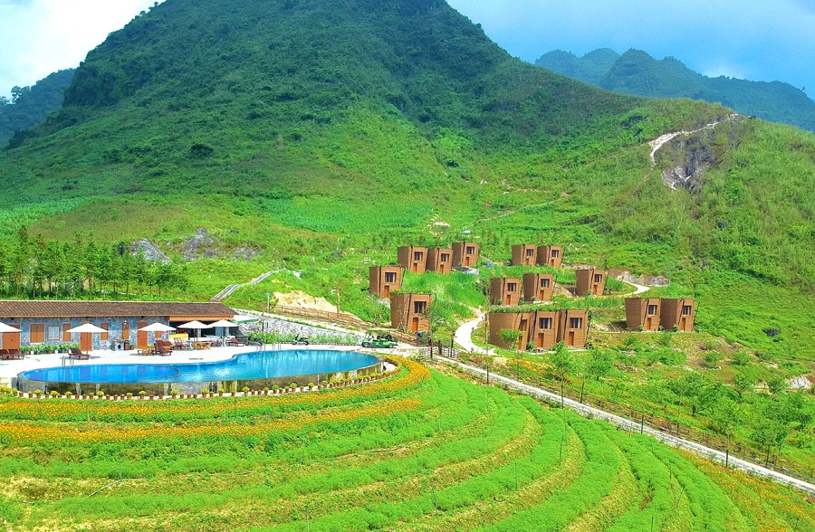 Phát triển du lịch bằng bản sắc văn hóa dân tộc trong bối cảnh dịch COVID-19