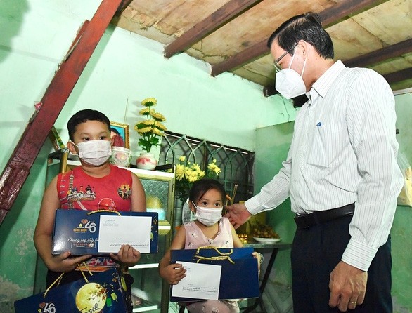 Ưu tiên nguồn lực chăm lo trẻ em mồ côi do COVID-19 Ưu tiên nguồn lực chăm lo trẻ em mồ côi do COVID-19