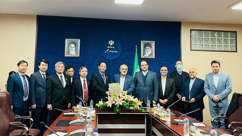 Phó Chủ tịch Quốc hội Trần Quang Phương làm việc với lãnh đạo nhà nước Iran Chú thích ảnh