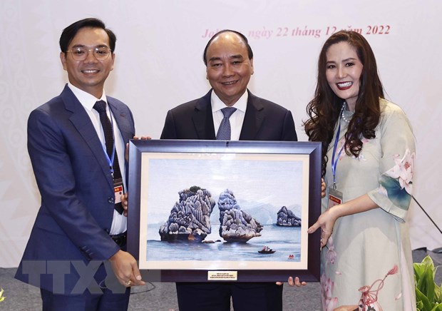 Chủ tịch nước Nguyễn Xuân Phúc gặp gỡ kiều bào Việt Nam tại Indonesia hình ảnh 2 Chu tich nuoc Nguyen Xuan Phuc gap go kieu bao Viet Nam tai Indonesia hinh anh 2
