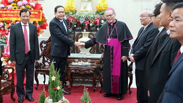 Phó Chủ tịch Quốc hội Trần Thanh Mẫn chúc mừng Giáng sinh tại Huế hình ảnh 1 Pho Chu tich Quoc hoi Tran Thanh Man chuc mung Giang sinh tai Hue hinh anh 1