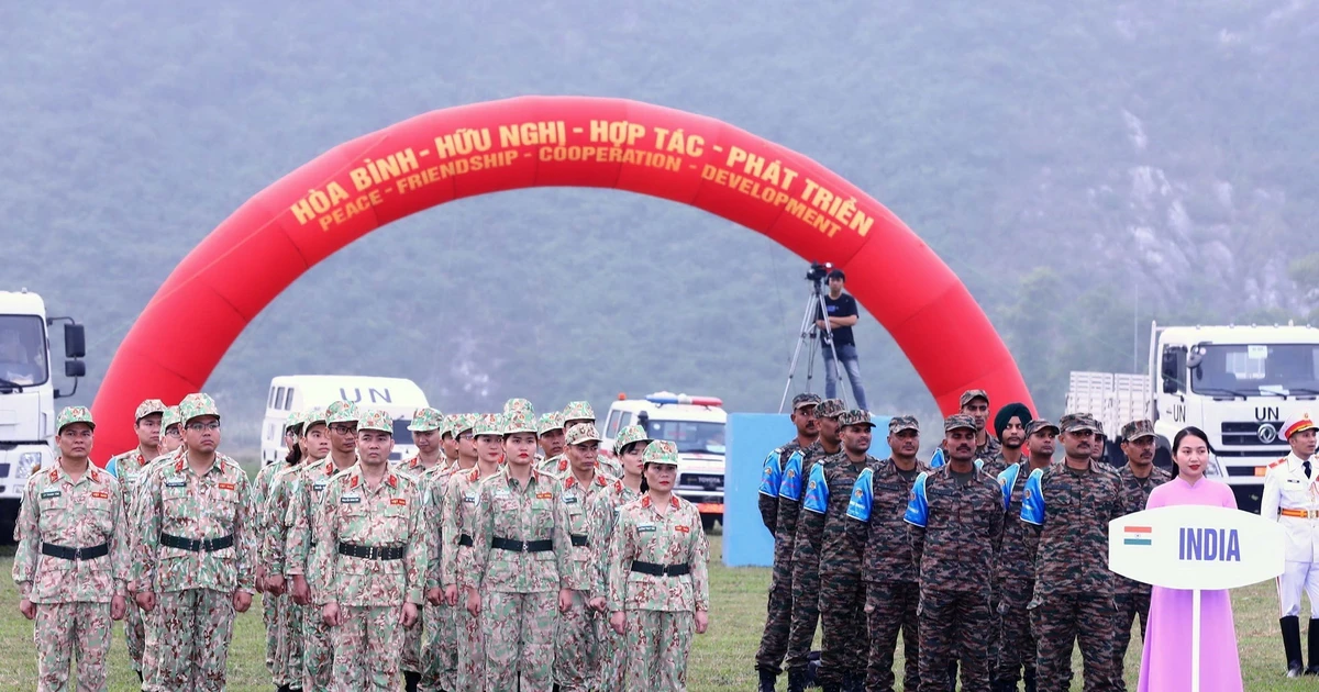 Lực lượng Việt Nam và Ấn Độ trình diễn tình huống tích hợp về Gìn giữ Hòa bình Lực lượng Việt Nam và Ấn Độ trình diễn tình huống tích hợp về Gìn giữ Hòa bình