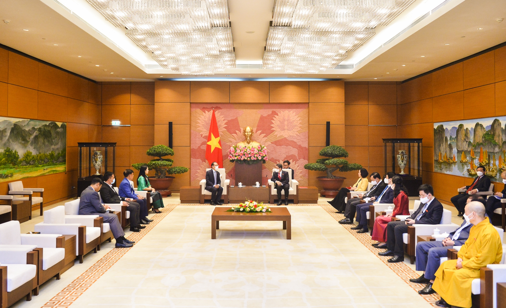 国会副主席阮德海会见柬埔寨驻越南大使 国会副主席阮德海会见柬埔寨驻越南大使