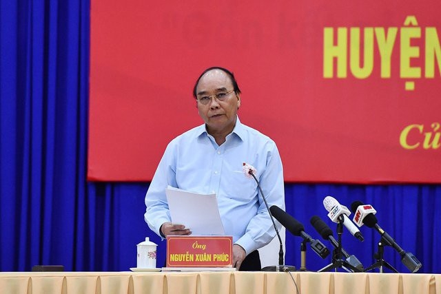 越南国家主席阮春福与胡志明市古芝和霍门两县选民接触 越南国家主席阮春福与胡志明市古芝和霍门两县选民接触
